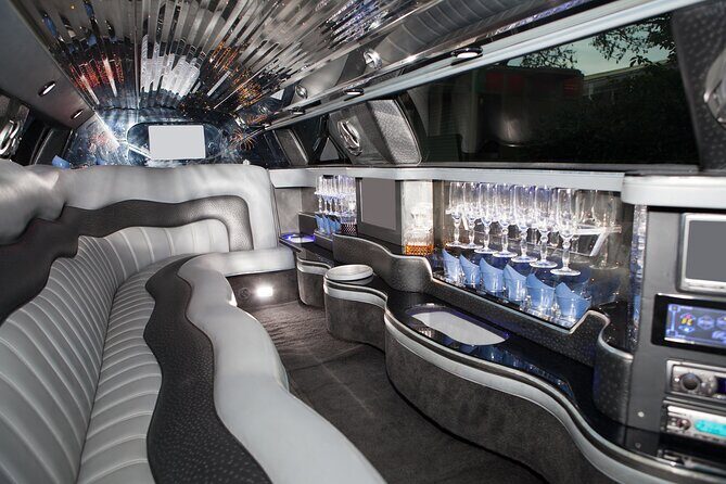 Private 2-Hour Limo Tour of Las Vegas with Champagne - The Sum Up: Who Should Book This Experience?