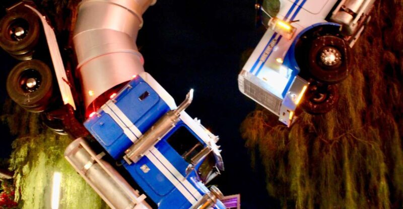 Private 2-Hour LV Limo Tour with Champagne and LV Goodies - Key Points