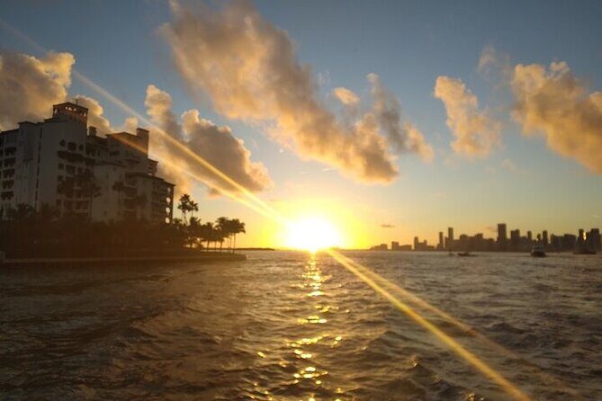 Private 2 Hour Miami Tour aboard Great White 50FT Power Catamaran - The Sum Up