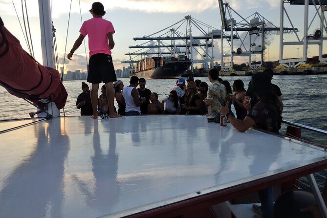 Private 2 Hour Miami Tour aboard Great White 50FT Power Catamaran - FAQ