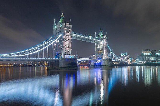 Private 2-Hour Night Tour of London in an Iconic Black Cab - Key Points