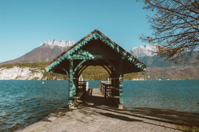 Private 2-hour Walking Tour of Annecy with official guide - Who Should Consider This Tour?