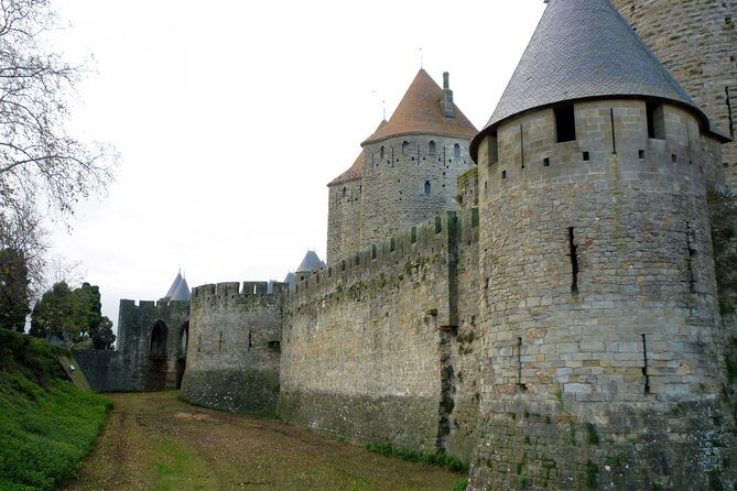 Private 2-hour Walking Tour of Carcassone with official tour guide - Detailed Breakdown of the Tour Experience