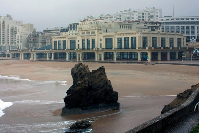 Private 3-hour Walking Tour of Biarritz with official tour guide - Key Points