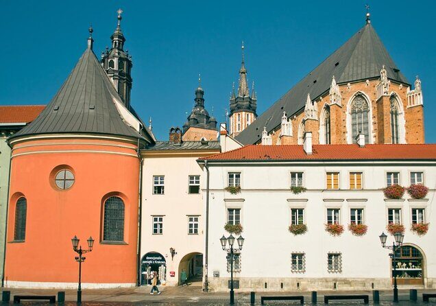 Private 3-hours Walking Tour of Krakow with official tour guide - Key Points