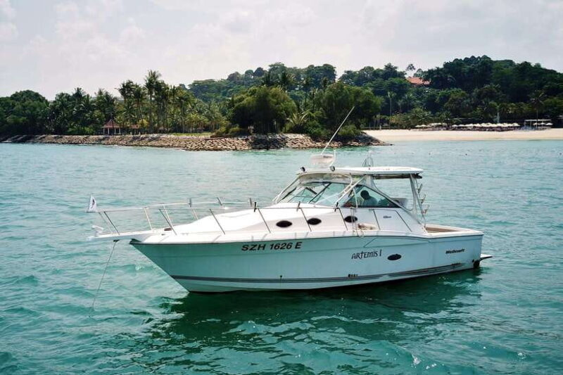 Private 34ft Yacht Charter to Lazarus Island - Key Points