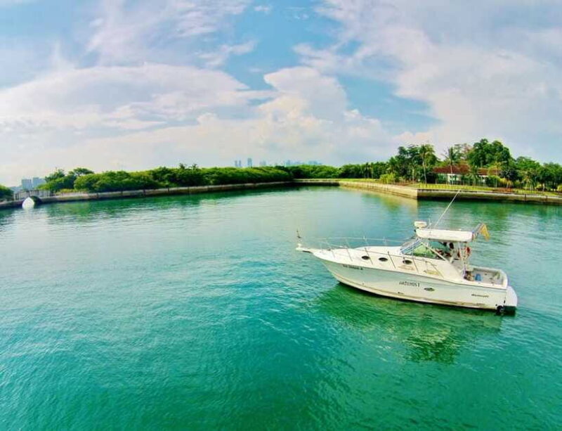 Private 34ft Yacht Charter to Lazarus Island - The Value of This Experience