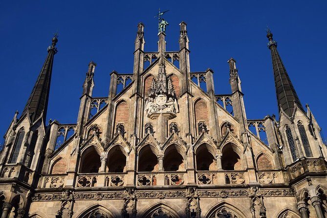 Private 4.5 hour city tour of Munich with driver/guide - Who Should Consider This Tour?