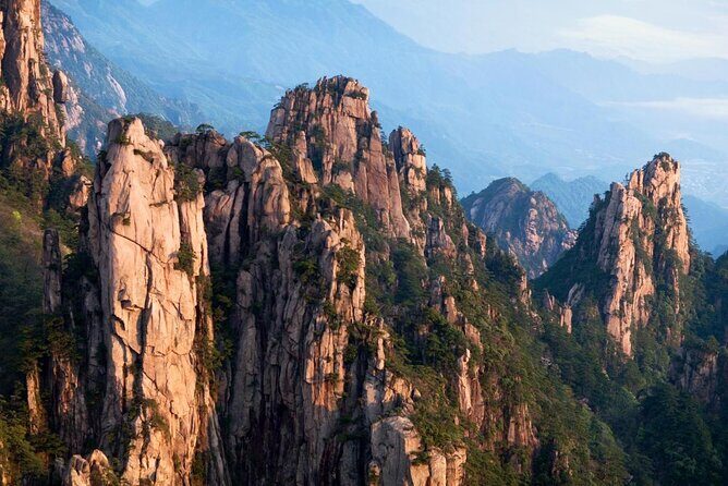 Private 4-Day Tour to Mount Huangshan, Hongcun and Tangyue with Accommodation - Discover the Beauty of Huangshan on a 4-Day Private Tour