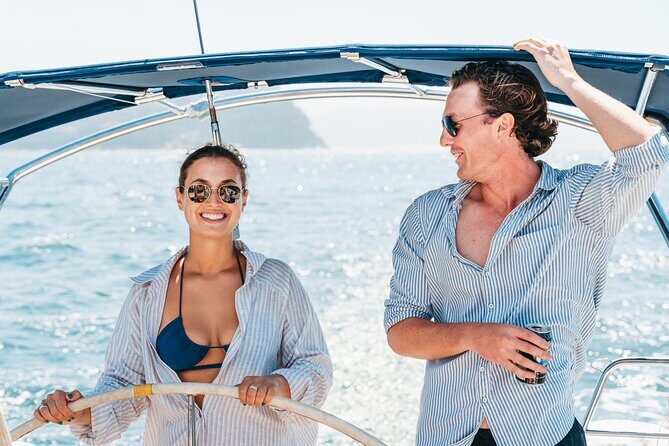 Private 4-Hour Luxury Yacht Charter on Sydney Harbour - A Luxurious 4-Hour Sailing Adventure on Sydney Harbour