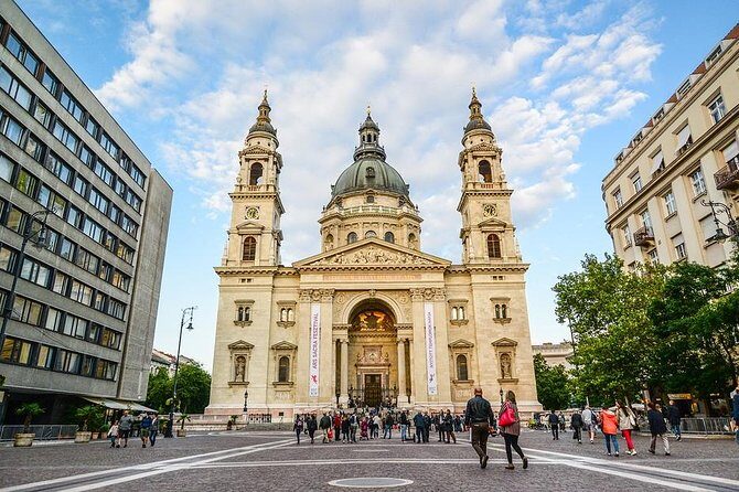 Private 4-hour Walking Tour of Budapest with official tour guide - Key Points