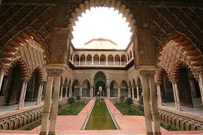 Private 4-hour Walking Tour of Sevilla with official tour guide - Why This Tour Offers Great Value