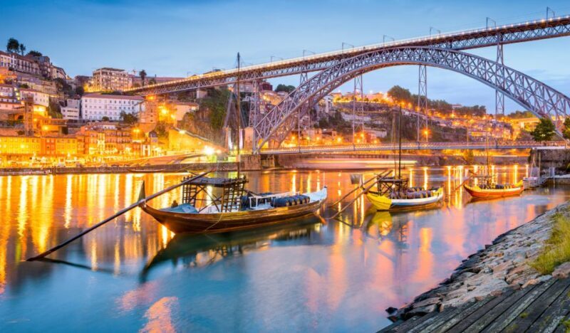 Private 4 hours tour of the "Main Monuments" in Oporto - A Closer Look: What to Expect
