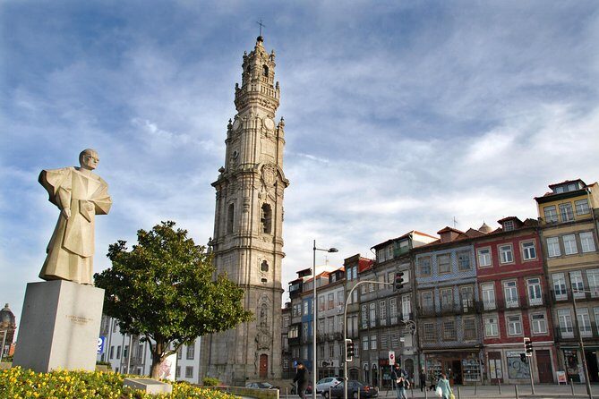 Private 4 hours tour of the "Main Monuments" in Oporto w/ pick up - An In-Depth Look at the Itinerary