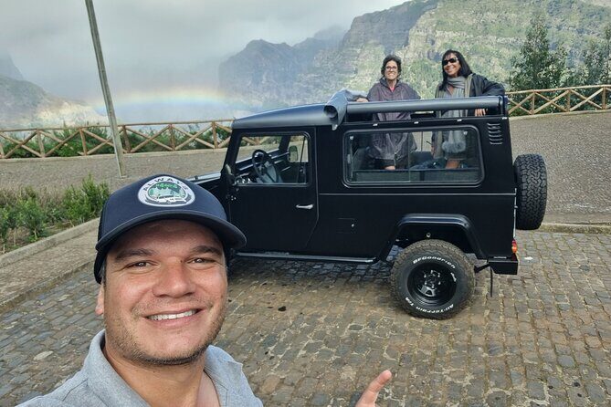 Private 4x4 Jeep Half Day - Picturesque Peaks, Vineyards, Skywalk - A Closer Look at the Madeira Private Jeep Tour