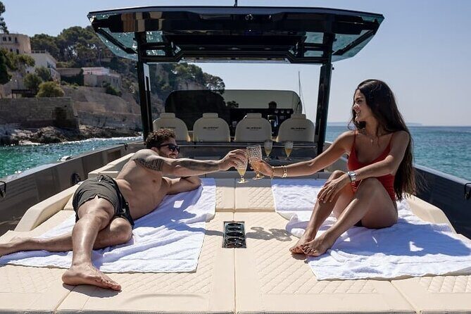 Private 5-Hour Cruise on Brand-New Luxury Yacht in Mykonos (Para Voce) - Who Should Consider This Tour?