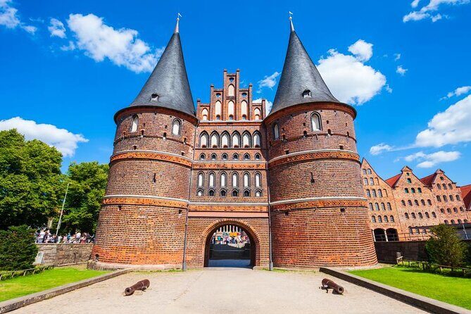 Private 5-Hour Hamburg Countryside Tour with a former policeman - Key Points