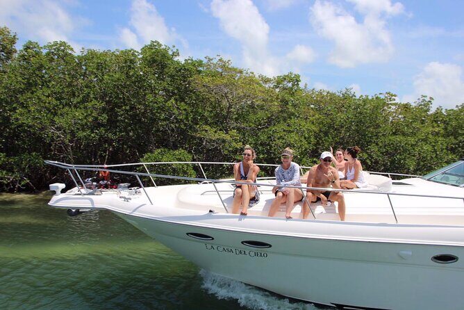 Private 50FT Yacht Rental in Cancún P8 - FAQ