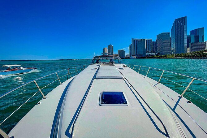 Private 52' Yacht Rental with Captain in Miami - Key Points