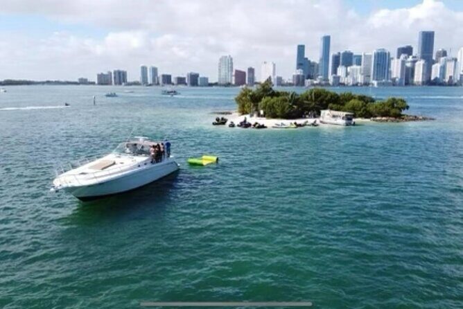 Private 52' Yacht Rental with Captain in Miami - Final Thoughts: Why Consider This Yacht Rental?