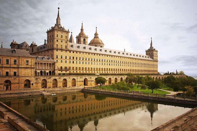 Private 8-hour Tour of Madrid + Escorial Monastery & Valley of the Fallen - The Experience of Visiting the Sites