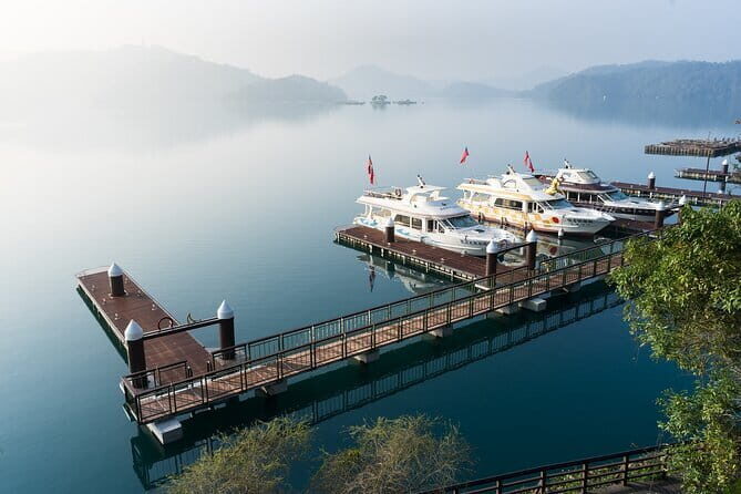 Private 9-Hour Sun Moon Lake Leisure Tour from Taichung ()! - Key Points