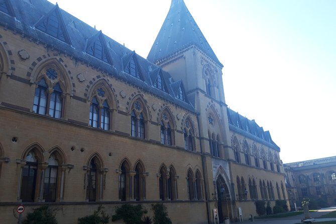 Private Airport Arrival or Departure Transfer Heathrow Airport to or from Oxford - The Sum Up
