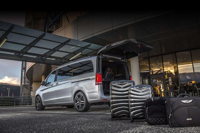 Private airport - city transfer Tbilisi - The Experience in Detail