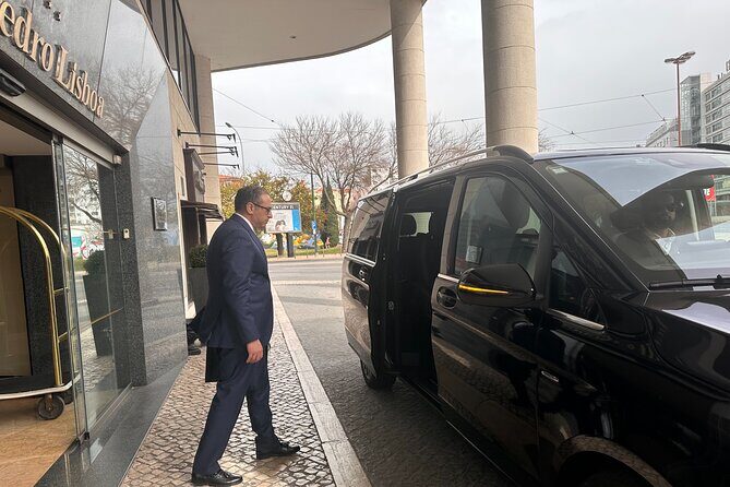 Private Airport Transfer in Lisbon - A Comfortable Welcome or Send-Off in Lisbon