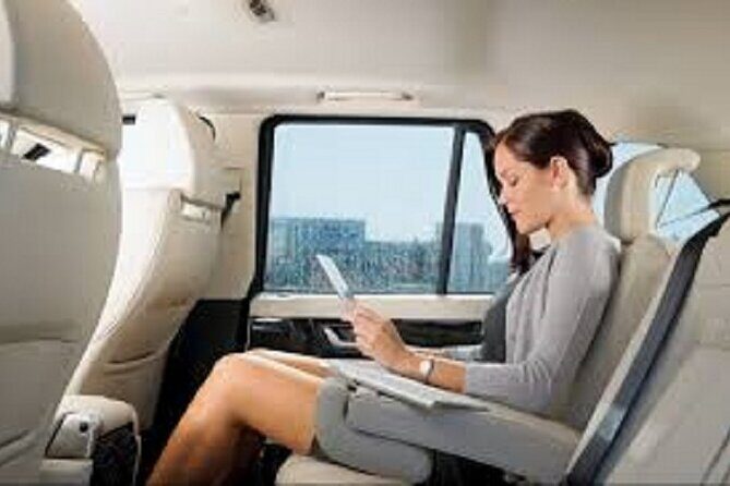Private Airport Transfer in Toronto - Effortless Arrival and Departure with Private Airport Transfer in Toronto