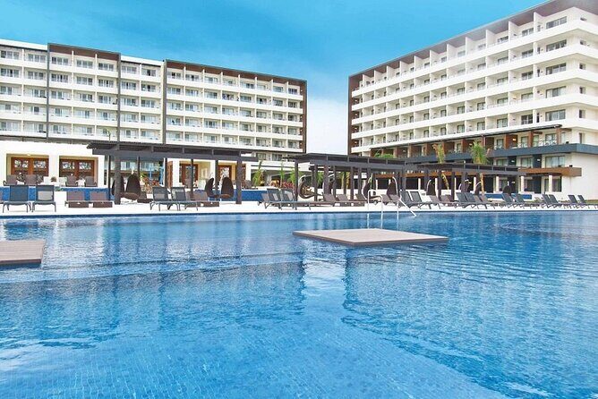 Private Airport Transfer to Royalton Blue Water Resort - Key Points