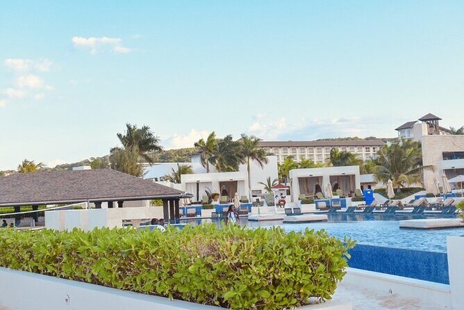 Private Airport Transfer to Royalton, Ocean Coral Spring & Excellence Oyster Bay - In-Depth Review of the Private Airport Transfer Experience