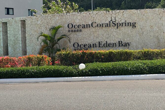 Private Airport Transfers To Or From All Falmouth Trelawny Hotels - Experience the Ease of Private Airport Transfers to Falmouth Resorts