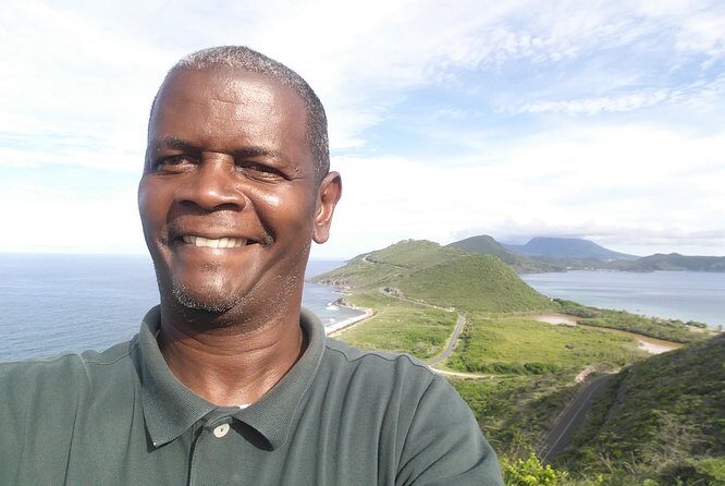 Private Airport Transfers to Park Hyatt & water taxi - Key Points