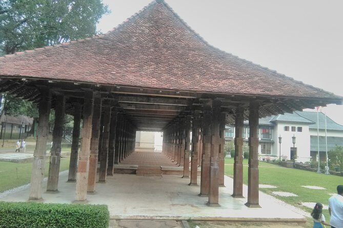 Private all inclusive Day tour Kandy, Pinnawala, & your own selected attractions - A Deep Dive into Your Day of Sri Lankan Discovery