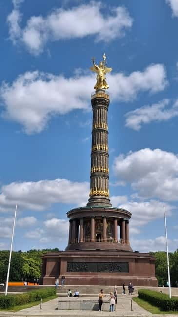 Private Alternative Berlin Tour -Murals, Graffiti and Squats - Who Will Love This Tour?