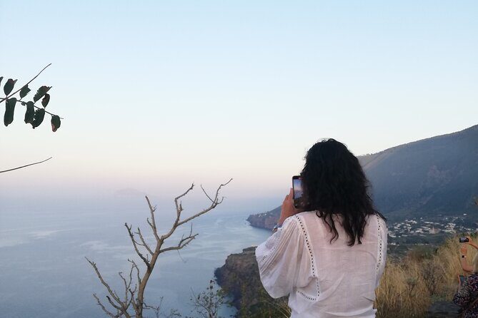 Private and guided tour of Salina: Discovering the Green Island - FAQs