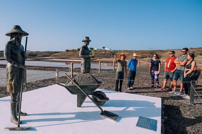 Private and Guided Tour to the Salinas de Janubio with Tasting - Key Points