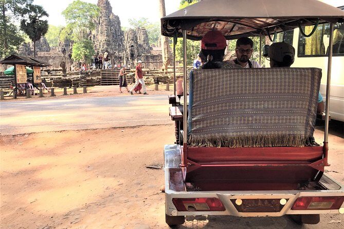 Private Angkor Sunrise Bayon Ta Prohm Bonteay Srie Vip Tour - FAQs