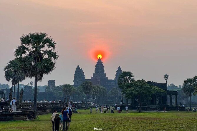 Private Angkor Sunrise Guided Tour - Exploring the Itinerary in Detail