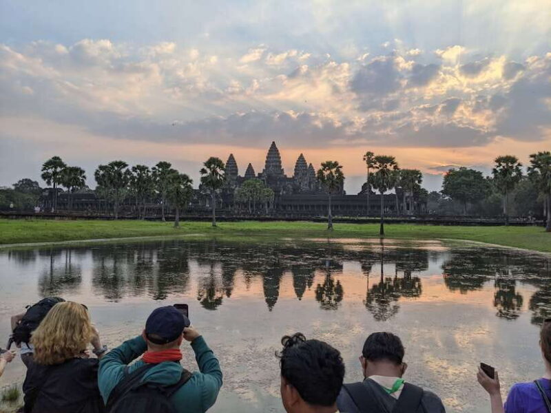 Private Angkor Wat Sunrise Small Tour - Frequently Asked Questions