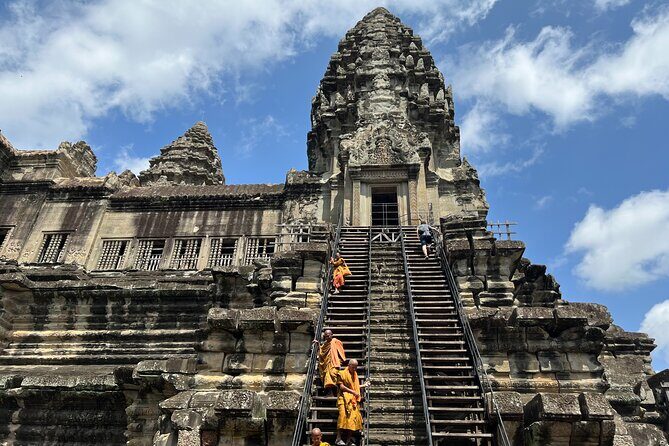 Private Angkor Wat Sunrise Tour with Lunch Included - Transportation and Group Size
