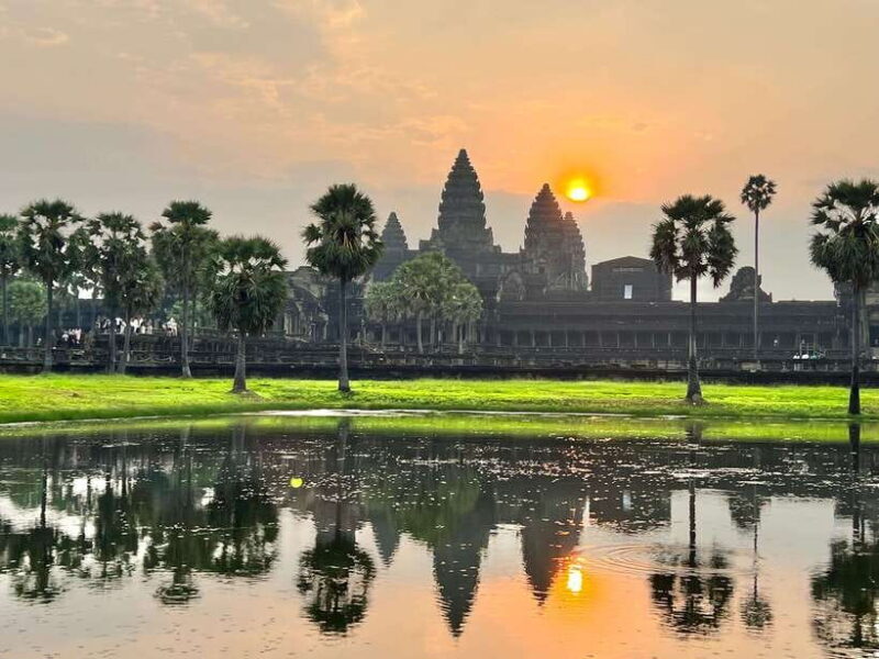 Private Angkor Wat Sunrise Tour with Lunch - Key Points