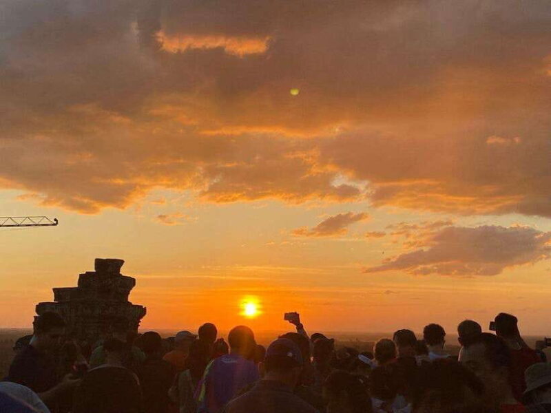 Private Angkor Wat Sunset Tour with Lunch and Snack Included - Exploring the Angkor Experience in Detail