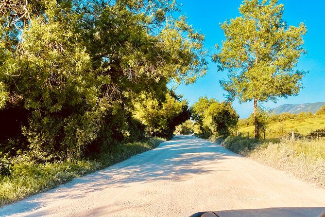 Private Arrábida & Sesimbra Jeep Tour: Beach Picnic from Lisbon - FAQ