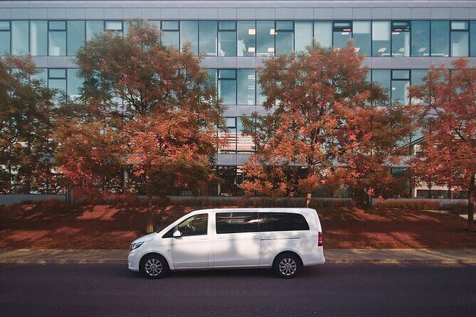 Private ARRIVAL Transfer by MINIVAN Mercedes Vito 8+1pax - Key Points