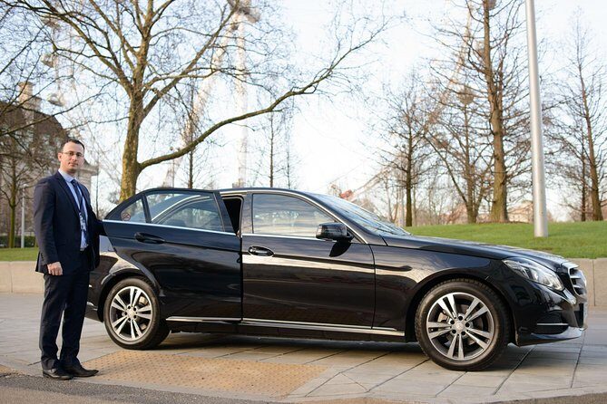Private Arrival Transfer: Heathrow Airport to Central London - An In-Depth Look at the Heathrow to Central London Private Transfer