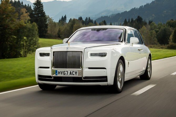 Private Arrival Transfer in a Luxury Rolls Royce from Heathrow Airport to Central London - An In-Depth Look at the Experience