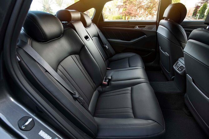 Private Arrival Transfer - YYZ Airport to Toronto Downton Hotel & Accommodations - Key Points