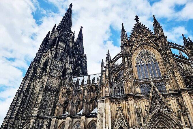 Private audio book city rally around Cologne Cathedral and the Old Town - Authentic Traveler Insights